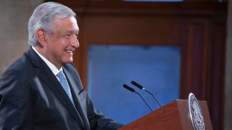 AMLO anuncia renegociación con energéticas privadas tras aprobación de reforma en el Senado