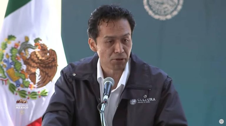 Te contamos del desafortunado mansplaining de Marx Arriaga al declarar: “Si quieren cambiar el sistema machista, lean libros”