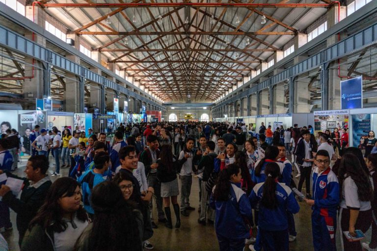 Advierte Instituto de Educación de Aguascalientes que proliferan las preparatorias patito