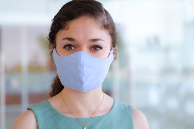 ¿Puedo contagiarme de COVID-19 aunque utilice cubrebocas?