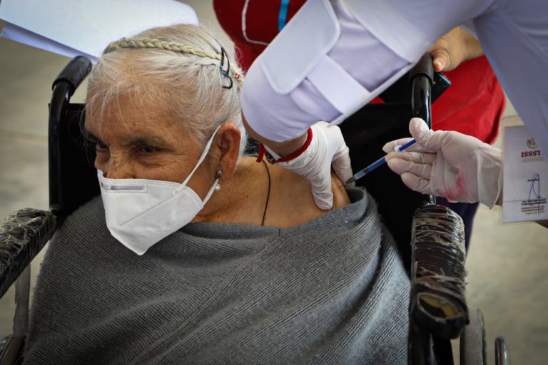 Pendiente, aplicación para pre-registro de vacuna a adultos mayores de 60 años en Aguascalientes