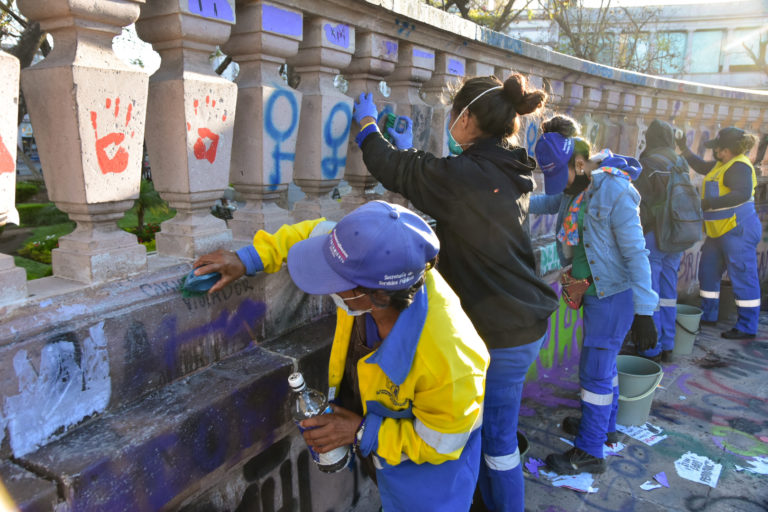Municipio de Aguascalientes realizó limpieza de Plaza Patria y alrededores