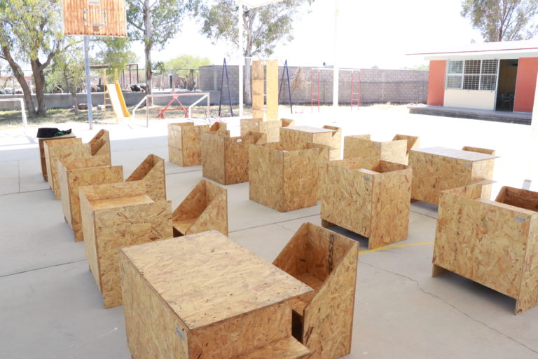 Empresa automotriz donó mobiliario escolar a estudiantes de primaria en Aguascalientes