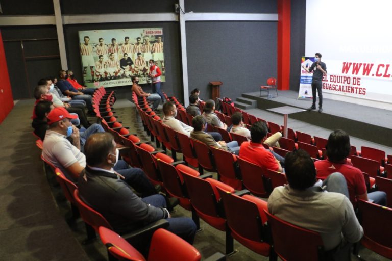 IMMA impartió plática para concientizar a personal masculino del Necaxa