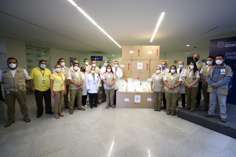 Entregan equipos de protección personal contra covid-19 al sector salud en Aguascalientes