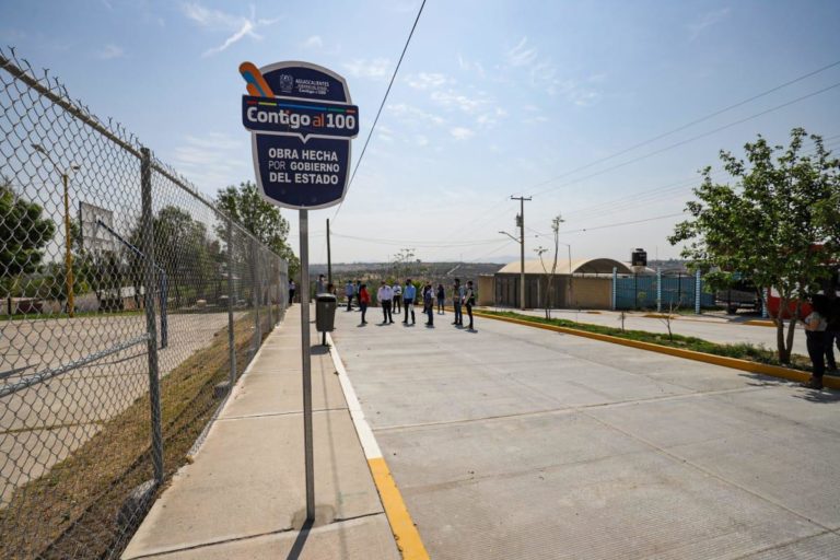 Entrega gobernador de Aguascalientes calles pavimentadas en el municipio capital