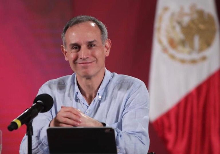 No se ha decidido abrir la vacunación para adolescentes embarazadas: López-Gatell