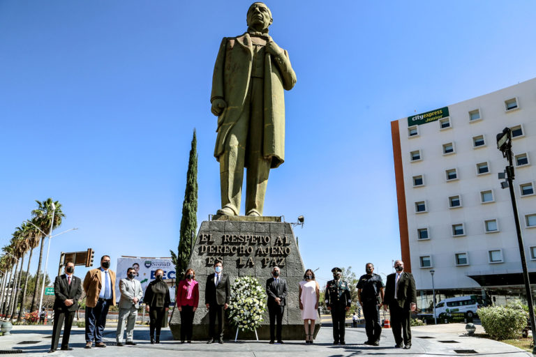 Conmemoran el 215 Aniversario del Natalicio de Benito Juárez