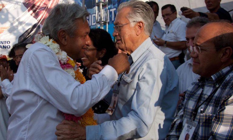 AMLOVE. Manuel Bartlett no escatima en consentir a su jefe