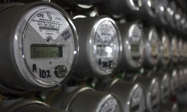 Fraude en CFE: A Javier le cobraron 30 mil pesos por no cortarle la luz