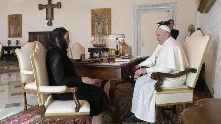 Gutiérrez Müller gastó 364 mil 533 pesos en gira por Austria, Francia e Italia