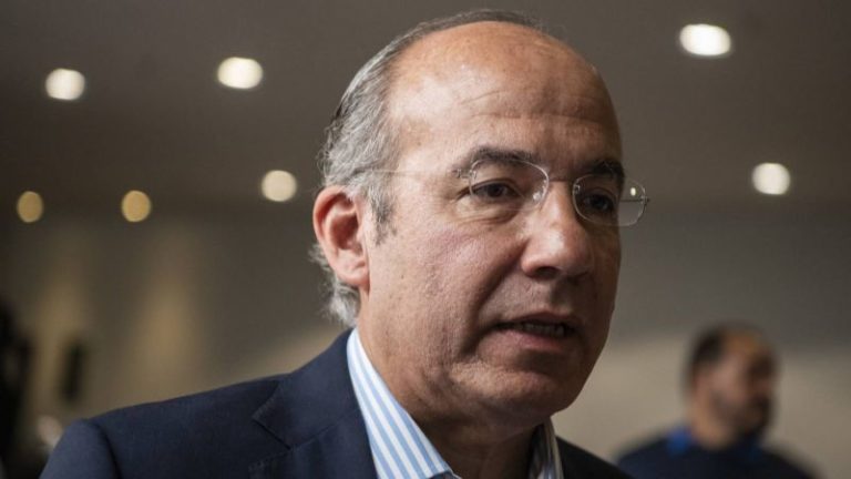 Por traición a la patria, denuncian a Felipe Calderón ante la FGR