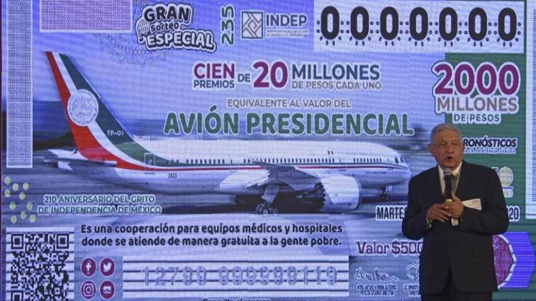 Ganó con un “cachito” la rifa del avión presidencial, pero todavía no recibe el premio