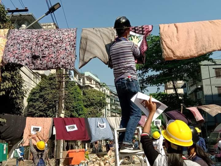 ¿Qué pasa cuando se junta la misoginia con la superstición? Los soldados de Myanmar nos dan la respuesta