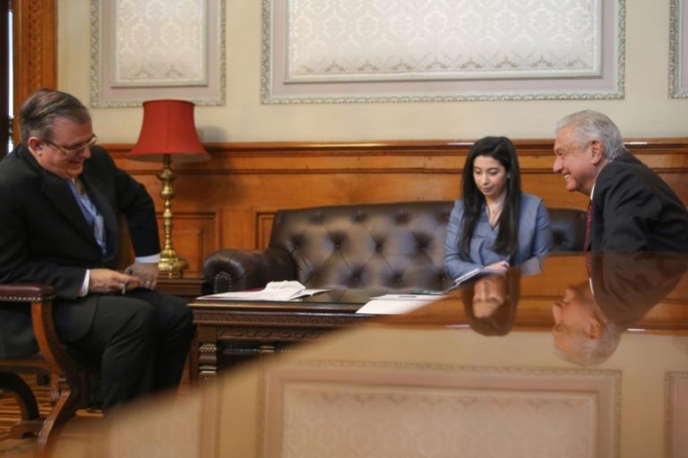 Sentimentaloide/ Bajo presión 