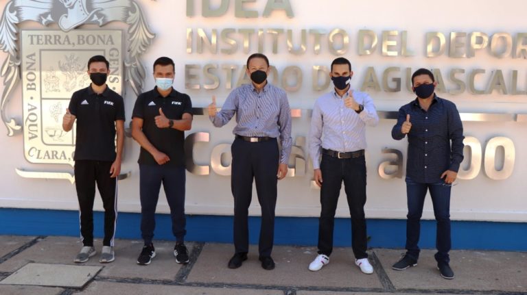 Árbitros internacionales FIFA visitaron el IDEA