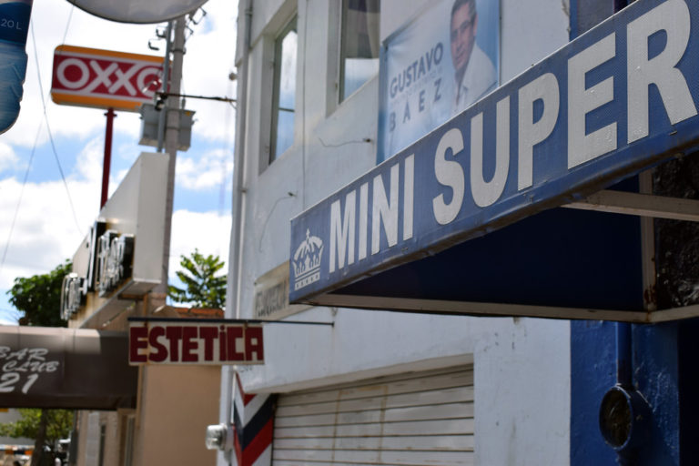 Por cada Oxxo que abre, siete tiendas de abarrotes cierran, estima Acocen