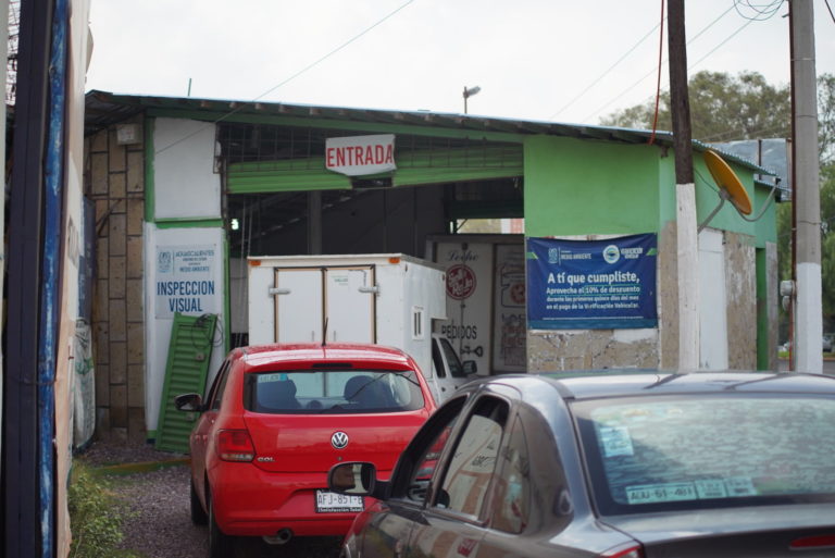 Arbitrariedad, que Proespa retire vehículos sin verificación con grúa en Aguascalientes