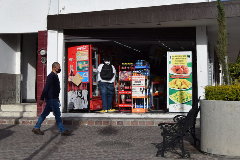 Canasta básica sube de precio, abarroteros diversifican sus productos y servicios para mantenerse a flote