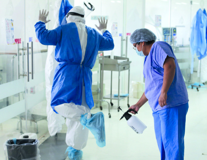 No se han despedido médicos contratados para la pandemia: Piza Jiménez