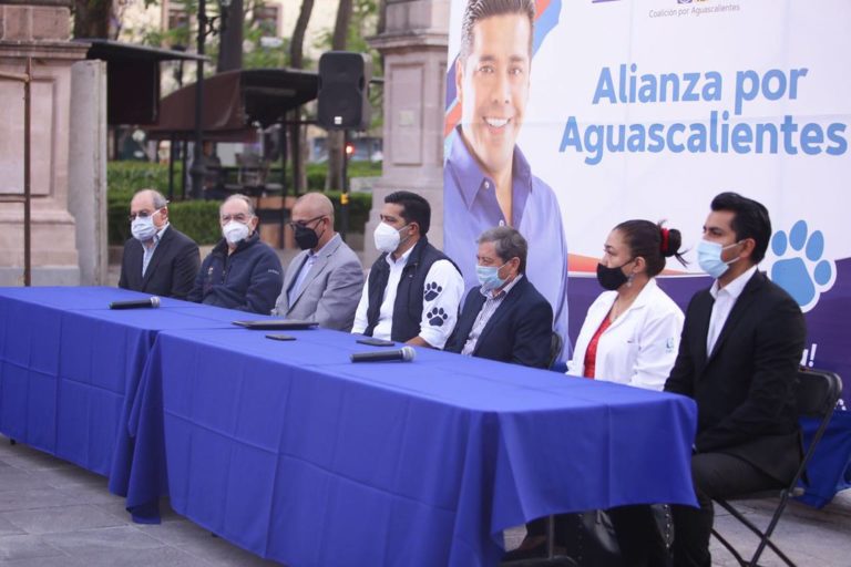 Leonardo Montañez firmó alianza con médicos de diversos sectores