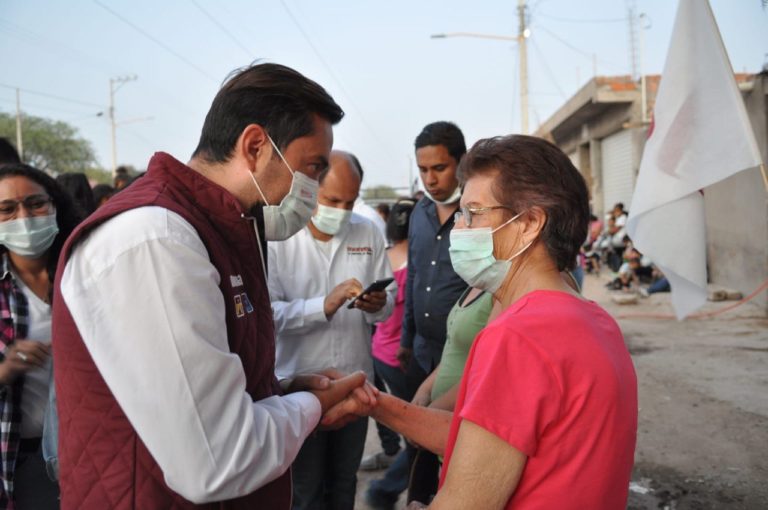 Arturo Ávila dará solución a problemáticas de Cumbres III en Aguascalientes