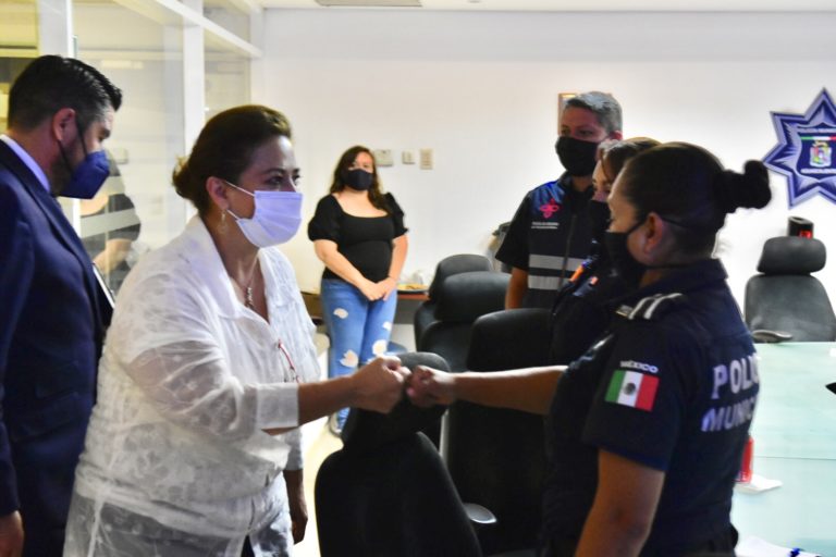 Alcaldesa de Aguascalientes supervisa trabajo de la Policía Rosa