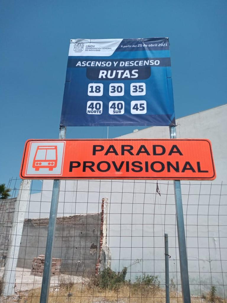 Instalan señalética de paradas temporales de transporte urbano por desnivel de Pulgas Pandas en Aguascalientes