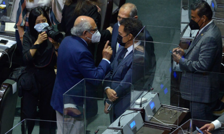 Morena apaga fuegos: promete “puestos” a cambio de respaldar a Zaldívar