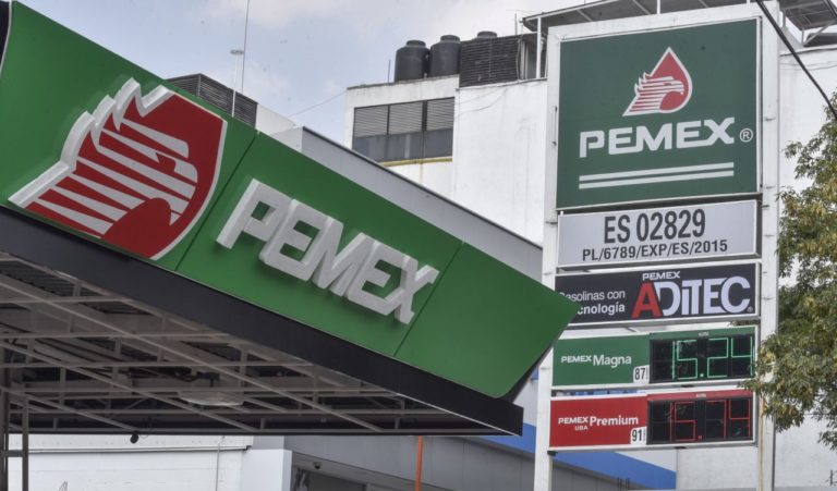 Alerta en México por una presunta red de contrabando de combustibles
