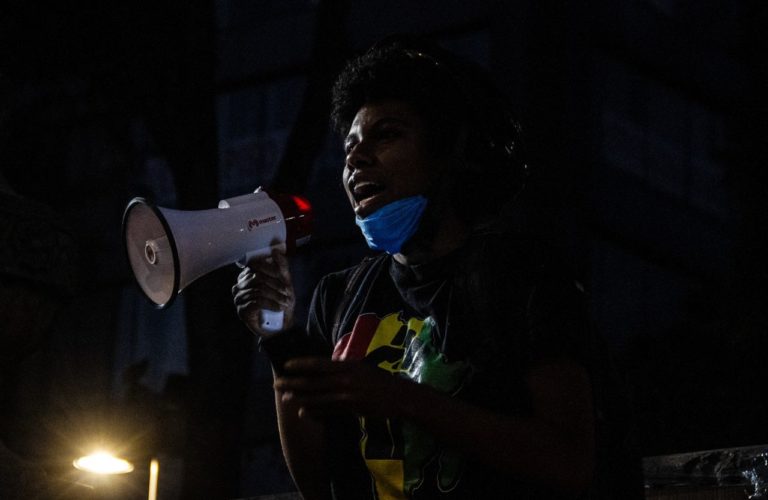 Te contamos del libro que confirma el racismo y la impunidad que imperan en la policía