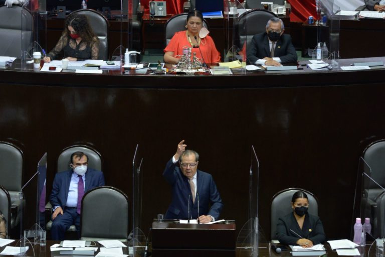 Máquina democrática/ Bajo presión