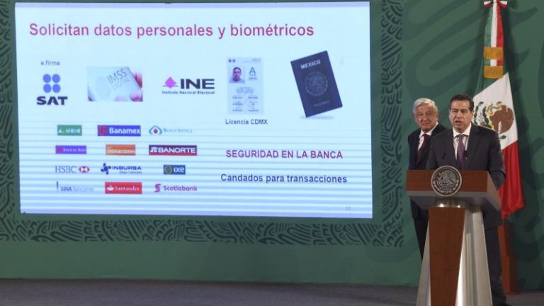 AMLO arremete contra juez que otorgó amparo contra padrón de celulares