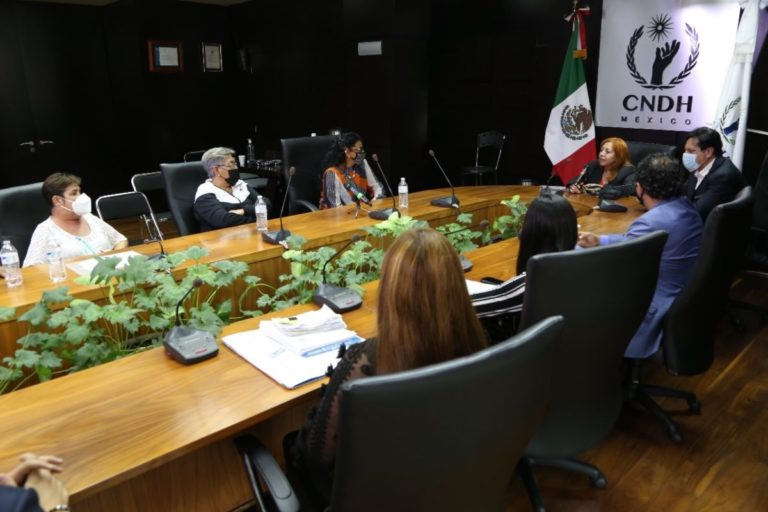Familiares de desaparecidos presentan queja contra CEAV en CNDH por negarles atención médica