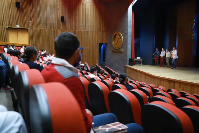 En la UAA, capacitan a personal de Enfermería para vacunación contra covid-19