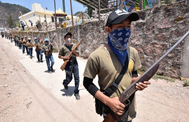 AMLO condena el uso de niños en grupos de autodefensa, “aunque sea una causa justa”