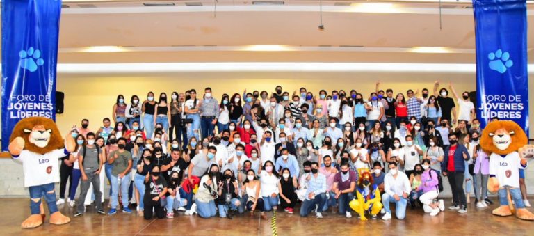 Leonardo Montañez felicita a los estudiantes de Aguascalientes en su día