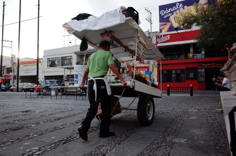 Pide Acocen y Canaco que se regule y sé de espacios dignos para el ambulantaje en el centro de Aguascalientes