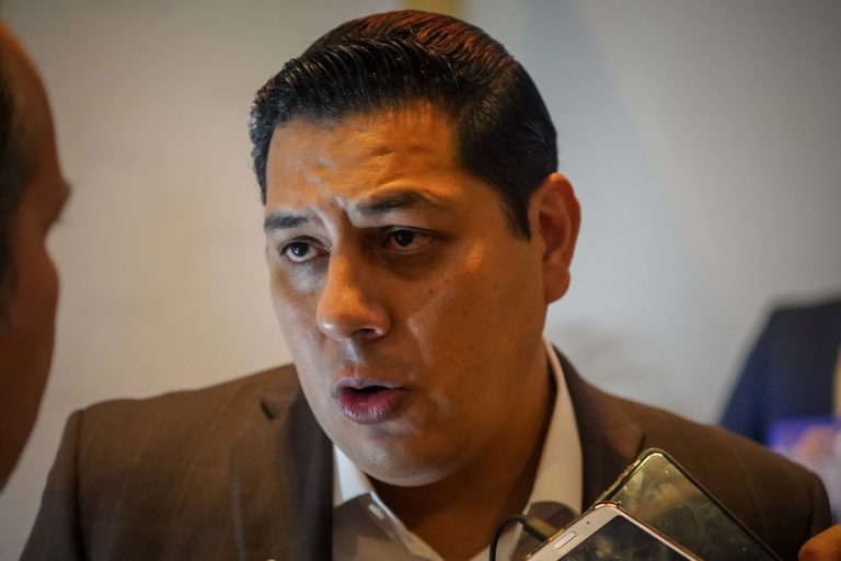 TEPJF cancela posibilidad de reelegirse como diputado a Javier Luévano