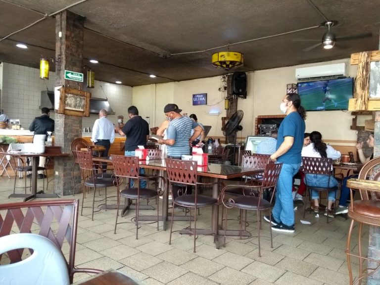 Restauranteros de Aguascalientes no bajan la guardia a pesar de la sensación de normalidad