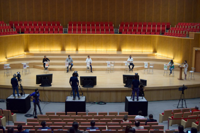 Con moderación activa, espera IEE tener debates de altura  