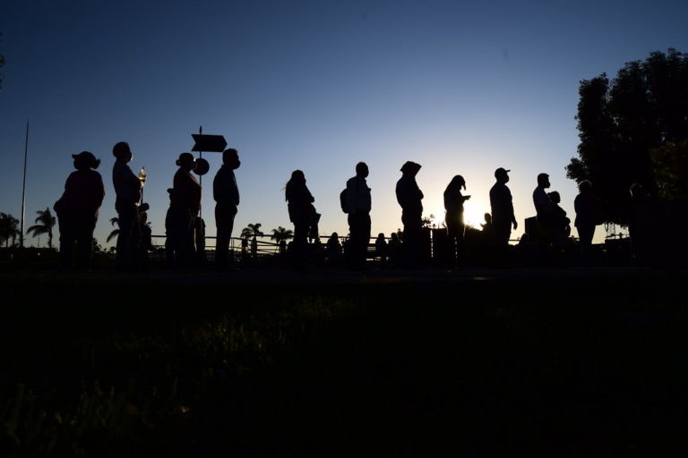 IP no descarta exigencia de vacunación y pruebas negativas contra covid a trabajadores