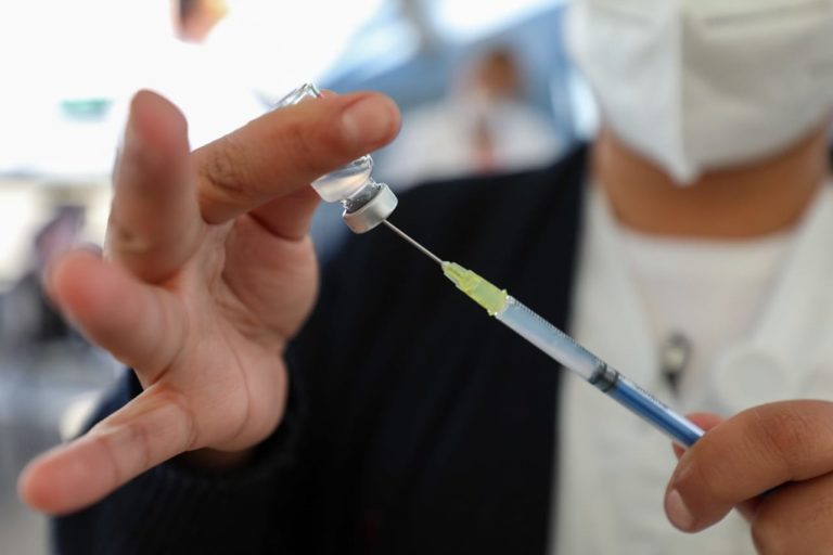 Vacunación para niños y adolescentes de 12 a 17 años debería llegar a todos los municipios