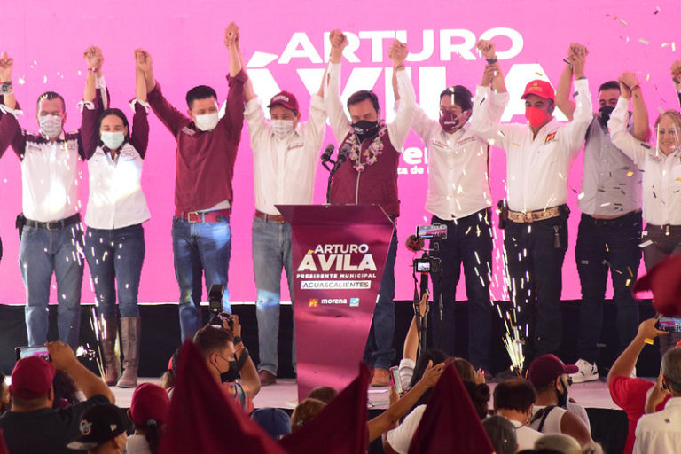 Arturo Ávila y Mario Delgado asistieron al cierre de campaña del Distrito XV