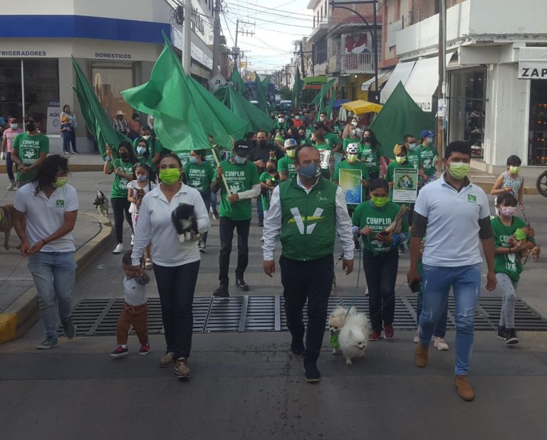 Candidato a la alcaldía de Rincón de romos promete combatir maltrato animal
