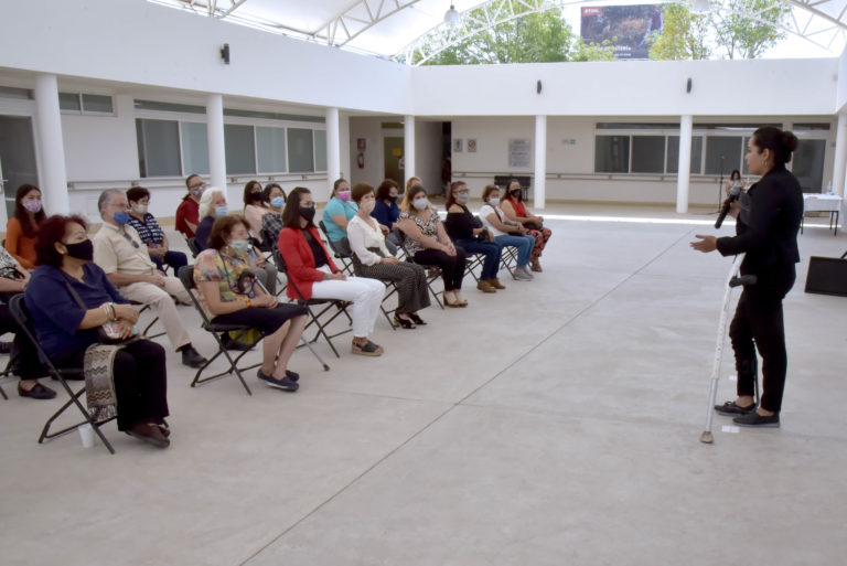 Imparten plática del protocolo sanitario a voluntariado del DIF en Aguascalientes