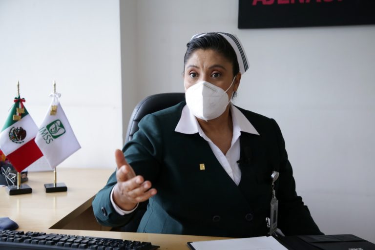 IMSS reconoce al personal de Enfermería en su día   