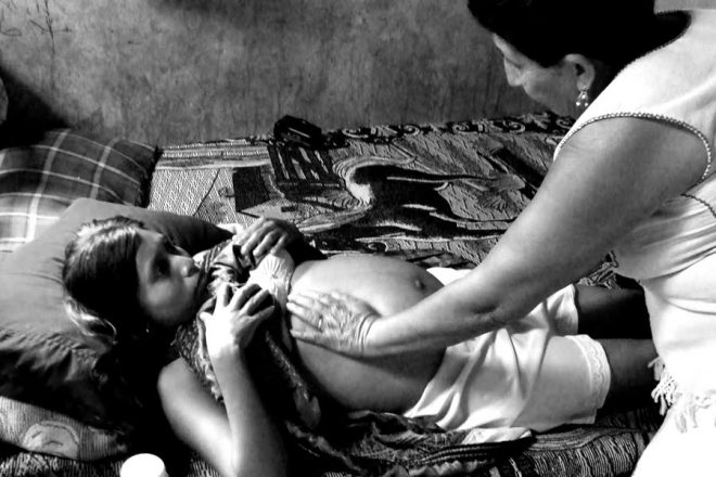 Incluir a parteras en el sistema de salud evitaría muerte materna en zonas rurales