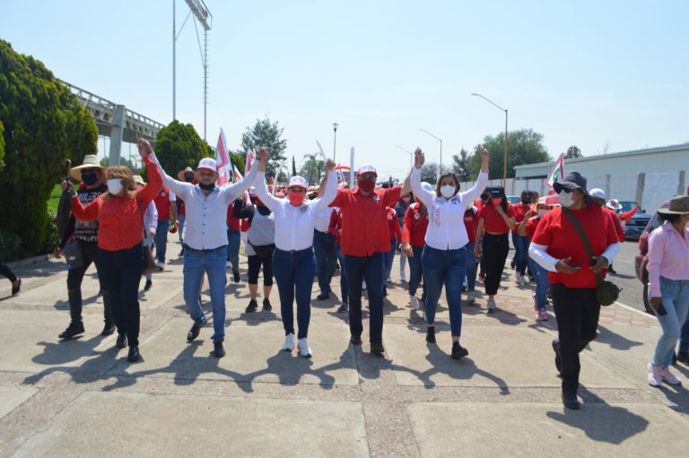 Candidata a la alcaldía de San Francisco de los Romo recorrió comunidades