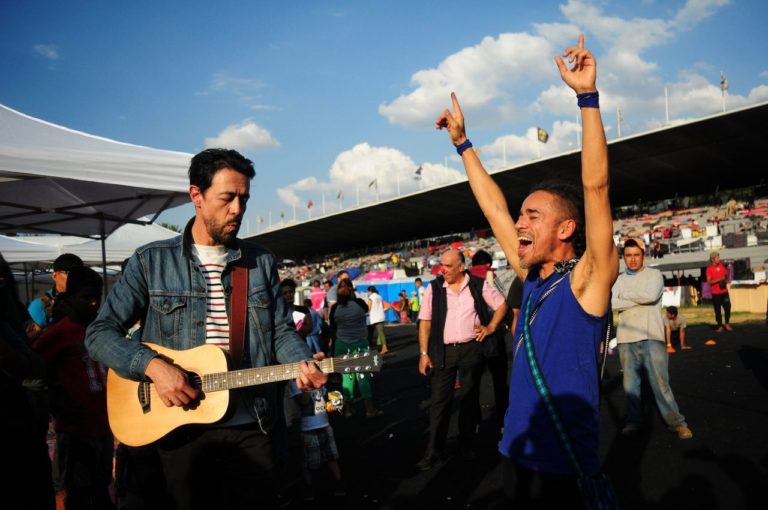 El Sonido Fania 97 toca con el equipo robado a Café Tacvba